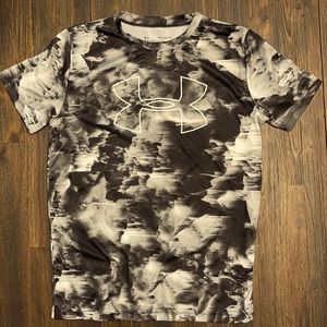 Boys UA T-Shirt, Black, multi color. Youth size XL